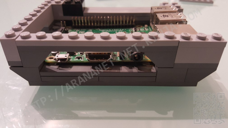 Illustration for article titled NesPI - La caja para la Raspberry PI 2 con forma de Nintendo Nes hecha con piezas de LEGO